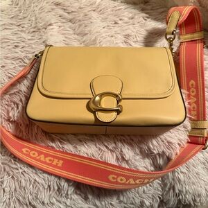 Coach soft tabby yellow